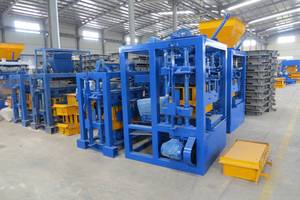 آلة صنع الطوب شبه الأوتوماتيكية <span class=keywords><strong>QT4</strong></span>-<span class=keywords><strong>24</strong></span> عالية الجودة ومتوافقة مع مختلف المواد الخام - Product Image 5