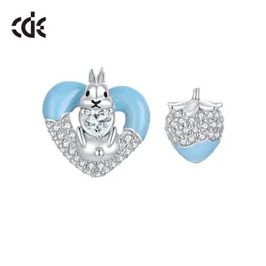 CDE YE1765 925 ayar gümüş takı toptan kalp Bunny ve çilek çocuk küpe rodyum kaplama sevimli düğme küpe