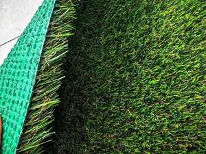 Césped Artificial de Polietileno Verde, Altura del Pelo 30 mm, Ancho 4.0 m, Fácil Instalación, Uso en Exteriores y Parques Infantiles - Product Image 5