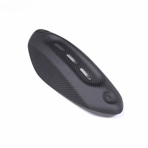 Cache d'échappement en fibre de carbone sèche 3K léger et haute résistance, compatible avec Ducati Hypermotard 950 2019-2025 SP RVE, finition brillante ou mate - Product Image 1