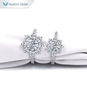 Tianyu Flower Cluster 925 Sterling Silver Moissanite Ring 0.5ct and 1ct D Color VVS Bridal Engagement Jewelry - Product Image 2