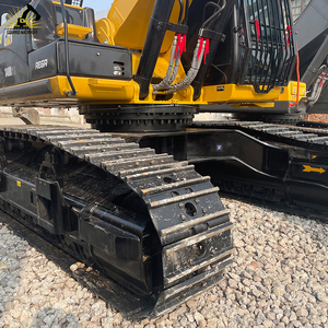 Excavatrice utilisée par Cat340D2 pour des opérations de carrière - Product Image 4