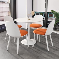 Ensemble table et chaises de négociation durable et minimaliste pour restaurant, bureau commercial, réunion, réception, salle à manger, salon de thé