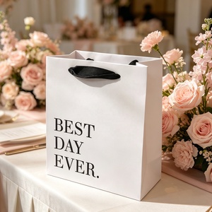 Bolsas de Regalo de Papel Impresas Personalizadas con la Frase "El Mejor Día de Siempre" |   Bolsas de Compras Blancas Mate con Asas de Listón Negro para Bodas y Eventos - Product Image 1