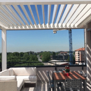 Système de toiture en <span class=keywords><strong>polycarbonate</strong></span> pour balcon extérieur, système de terrasse de jardin, auvents dépliables coupe-vent, mécanisme de <span class=keywords><strong>pergola</strong></span> en <span class=keywords><strong>aluminium</strong></span> - Product Image 2