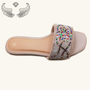 <span class=keywords><strong>Ciabatte</strong></span> Estive alla Moda, Nuovo Stile, Infradito all'Ingrosso <span class=keywords><strong>con</strong></span> Strass Multicolore e Suole Morbide, Sandali da <span class=keywords><strong>Donna</strong></span> - Product Image 3