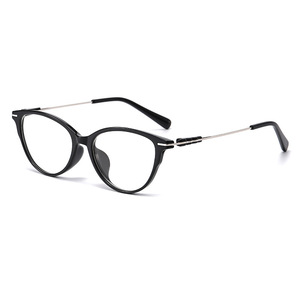 Gafas fotocromáticas estilo ojo de gato coreano para mujer con protección contra la luz azul, montura estrecha de PC y puente medio. - Product Image 1