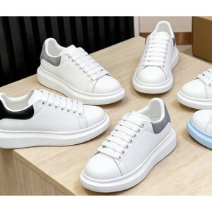 Zapatos Deportivos de Piel de Oveja con Cordones, Punta en Pico, Lujosos, Casuales, para Caminar, Tenis, Baloncesto, Moda, Tendencia, Color Sólido, Primavera, Otoño, Ligeros - Product Image 1