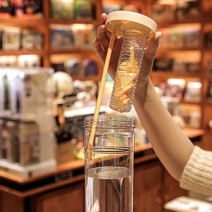 Tasse à thé portable pour femme avec grande capacité, en verre et paille en plastique, fonction de séparation eau/thé - Product Image 6