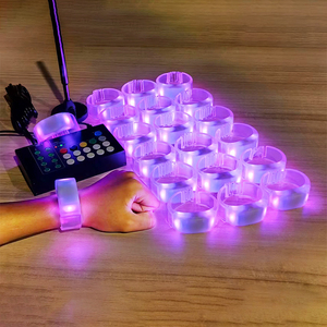 Bán buôn <span class=keywords><strong>DMX</strong></span> điều khiển <span class=keywords><strong>LED</strong></span> thay đổi màu RGB Vòng đeo tay <span class=keywords><strong>LED</strong></span> lumineux Vòng đeo tay - Product Image 1