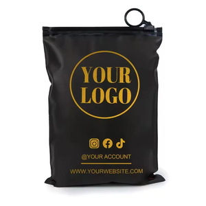 Sacs refermables adhésifs givrés avec logo personnalisé et anneau de traction noir pour l'emballage - Product Image 1