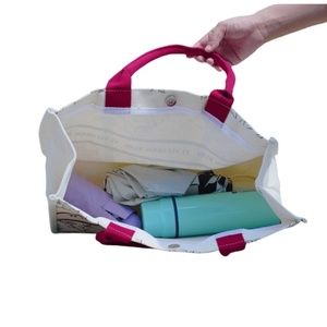 Sac fourre-tout réutilisable en toile/coton recyclé, grand format, imprimé avec logo personnalisé, certifié AZO ROHS & CE, fermeture à bouton - Product Image 4