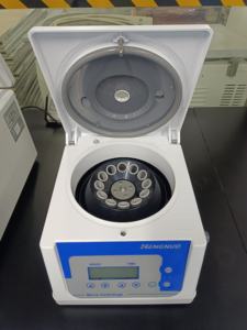 Fábrica Preço Barato 2-4B Laboratório Centrífuga com Brushless Motor DC Baixa Velocidade 4000rpm - Product Image 5