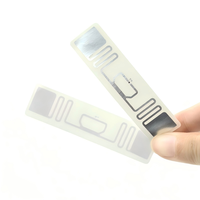 Étiquette adhésive RFID UHF passive à longue portée pour la gestion des actifs logistiques