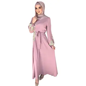 Neues Design OEM ODM islamisch atmungsaktiv reine Farbe muslimisch Abaya bestickt Spitze Laterne Ärmel langes Kleid für Damen