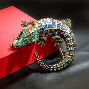 YB-58 Cổ Điển Quần Áo Đồ Trang Sức Hợp Kim Kim Cương Pha Lê Rhinestone Kích Thước Lớn Men Động Vật Cá Sấu Trâm - Product Image 4