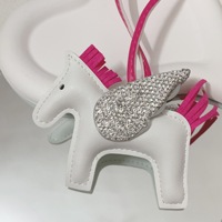 Porte-clés cheval Porte-clés animal Pendentif breloque Bling Rhinestone Wing Flying Horse Bag Charm