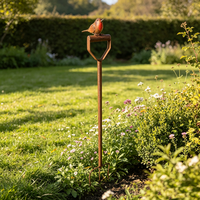Decorazione da Giardino in Metallo Resistente alle Intemperie: Robin su Forcella, Alimentatore per Uccelli, Ornamento per Prato e Cortile