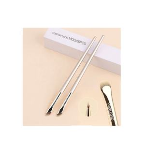 2024 personalizado en forma de media luna detalles de los ojos cepillo pequeño semi-ventilador hoja delineador sombra de ojos cepillo debajo del párpado <span class=keywords><strong>para</strong></span> herramienta de maquillaje cepillo - Product Image 1