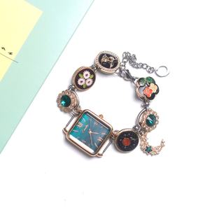 Reloj de Pulsera de Cuarzo Retro Único y Personalizado para Mujer, Oro Rosa, Esmalte Floral, Cristal, Cadena Ajustable, Esfera Analógica, Joyería Elegante - Product Image 4