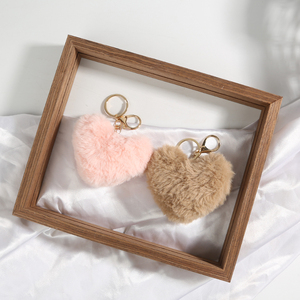 מחזיק מפתחות בצורת לב 10 ס\\\"מ, פונפון פרוותי דמוי ארנב, מחזיק מפתחות רך ונעים, מחזיקי מפתחות פונפון - Product Image 3