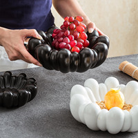 Assiette carrée en céramique noire et blanche en forme de nuage créatif de 6,3/9 pouces pour fruits, collations, desserts, pour mariage et usage domestique