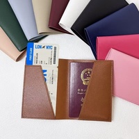 Ensemble de porte-cartes, porte-passeport et étiquette de bagage en cuir PU premium personnalisé, imperméable, dans une boîte cadeau de voyage pour les affaires