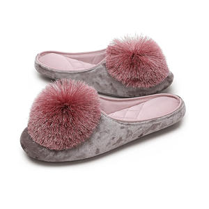 Kadın taşınabilir kapalı yatak odası terlikleri ile kabarık Pom-pom seksi yumuşak ev ayakkabıları ile TPR taban bale tarzı terlik - Product Image 5