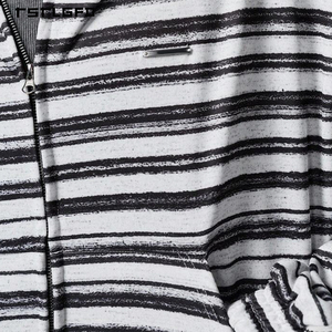 Sudadera con capucha y cremallera a rayas monocromáticas personalizadas con efecto pintado y hombros caídos en diseño relajado para ropa urbana de marca privada - Product Image 3