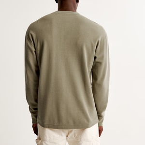 Nuovi stili 2023 cotone 100% da uomo a <span class=keywords><strong>maniche</strong></span> <span class=keywords><strong>lunghe</strong></span> Waffle a griglia Henley camicie classiche con bottoni termici Henley - Product Image 2