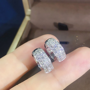Orecchini a Cerchio Scintillanti con Pavé per Donne, Eleganti Orecchini a Cerchio per Uso Quotidiano e Feste, Gioielli alla Moda - Product Image 1