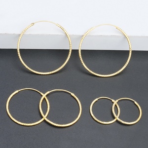 JXX Venta al por mayor Pendientes Huggie grandes chapados en oro de 24K, de latón delicado, para mujer, clásicos, a la moda, religiosos, para fiesta, de aleación de cobre - Product Image 1