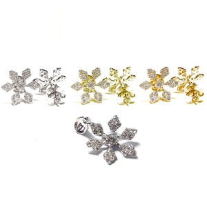 Boucles d'oreilles clous en or blanc 18 carats massif avec diamants véritables, motif flocon de neige mignon, serties de griffes, style Hong Kong, cadeau de fiançailles et de mariage - Product Image 4