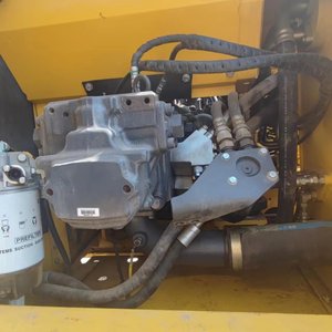 Excavadora Hidráulica de Orugas Usada Komatsu PC200 en Buen Estado para Excavación en Construcción a Precio Nuevo - Product Image 6