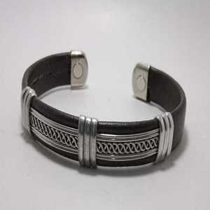 Brazalete Ajustable de Alta Calidad con Grabado de Amistad, Brazalete de Cuero PU para Hombre, Joyería de la India - Product Image 2