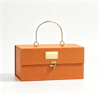 Boîte cadeau de luxe avec poignée métallique, boîte d'emballage pour bougie en papier mat avec loquet et logo personnalisé pour bougie d'aromathérapie