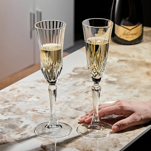 Nuovo Calice in Cristallo Intagliato Stile Europeo per Flûte 201-300ml, Bicchiere Romantico per <span class=keywords><strong>Vino</strong></span> Frizzante - Product Image 4