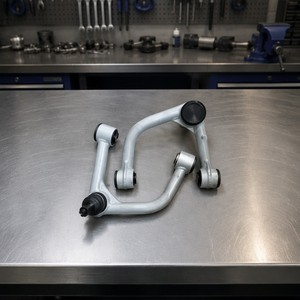 Kit de bras de suspension supérieur avant réglables en 2 parties pour JMC Yuhu, en acier tubulaire thermolaqué gris clair, pièce de rechange pour pick-up tout-terrain - Product Image 4
