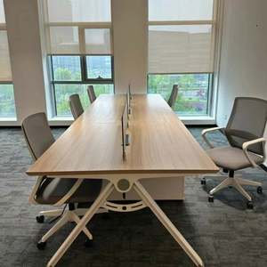 Meubles de bureau au design minimaliste en gros pour fabricants, poste de travail pour six personnes avec bureaux et chaises - Product Image 6