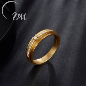 แหวนแต่งงานเพชรทรงเบเซลชุบทอง 18K/เงินแท้ 925 จาก UM Jewelry ขายส่งสำหรับงานหมั้น งานครบรอบ และงานปาร์ตี้ - Product Image 1