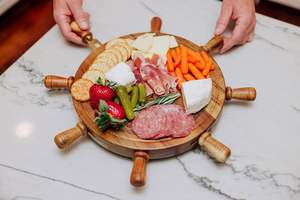 Ensemble de planches <span class=keywords><strong>à</strong></span> fromage en bambou et acacia de qualité supérieure - Planche <span class=keywords><strong>à</strong></span> <span class=keywords><strong>d</strong></span>écouper ronde/en forme de <span class=keywords><strong>vis</strong></span> avec couteaux pour servir et offrir en cadeau - Product Image 4