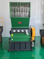 Shengzhong industriële plasticbreker, voornamelijk gebruikt voor het verwerken van afvalplasticproducten zoals PP/PE plastic kratten, fruitkratten en pallets.