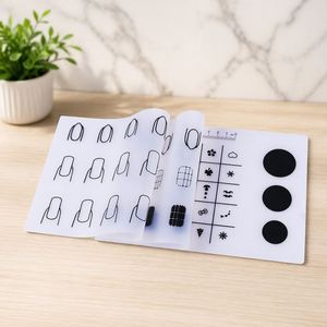 Tapis de bureau pliable antidérapant en silicone souple de grande taille pour l'entraînement des ongles, fabriqué sur mesure par LA Manufacturer, pour outils de beauté et de nail art - Product Image 2