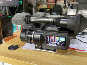 Caméscope Sony NEX-VG900E d'occasion Full HD, caméra vidéo Sony 35 mm plein format CMOS - Product Image 2