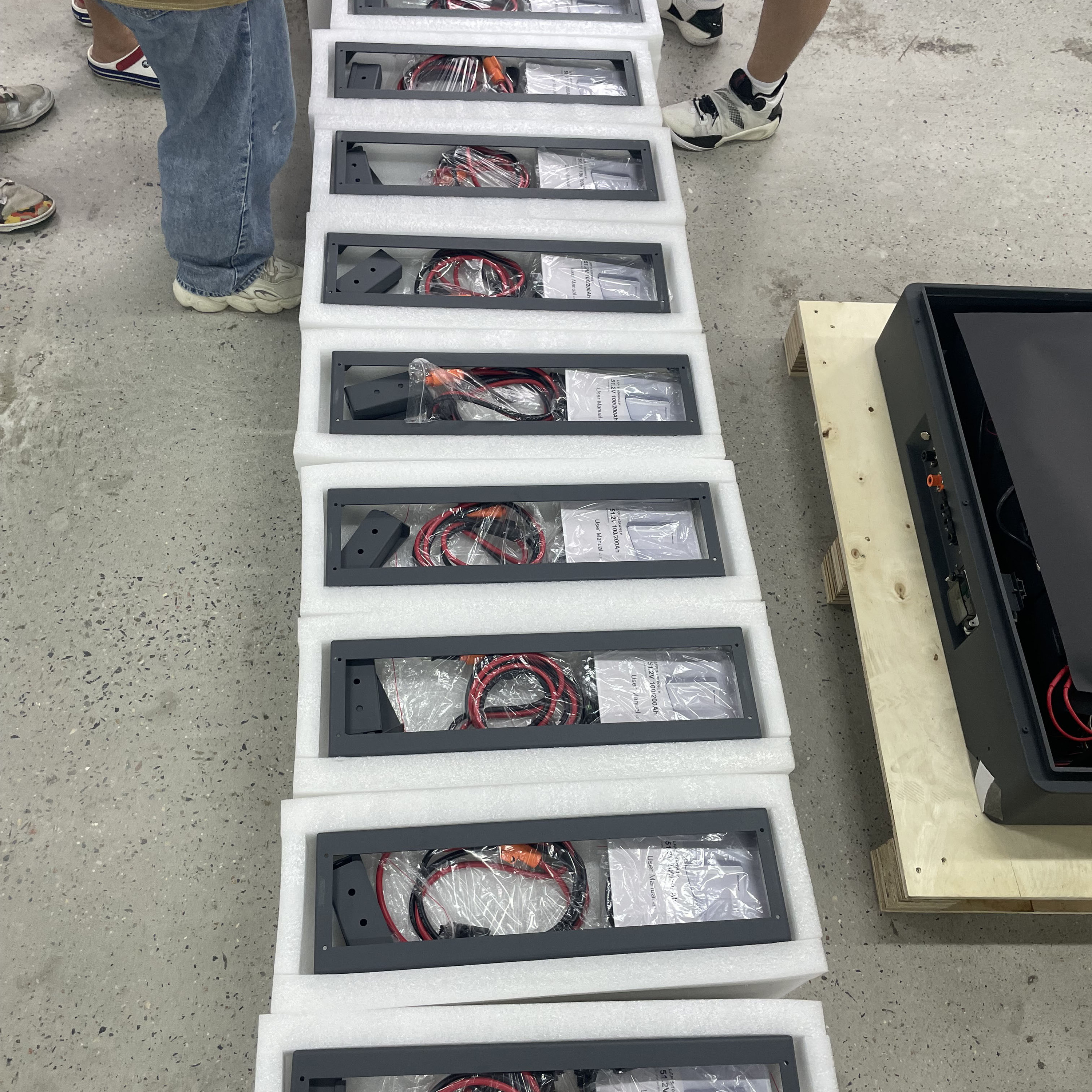 Renewable Energy System Cworth Panneaux Solaires 100Ah 200Ah Lithium Solar Panel Battery Lifepo4 for Home · image 3