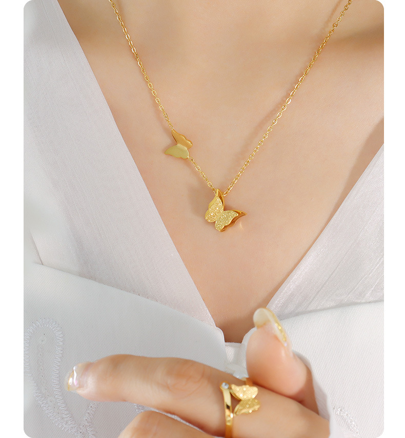 butterfly ingraving necklace