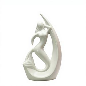 Modèle de sculpture de sirène abstraite |   Sirène de l'océan en résine blanche modelée à la main, décoration côtière - Product Image 1