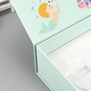Coffret <span class=keywords><strong>cadeau</strong></span> <span class=keywords><strong>pour</strong></span> nouveau-né blanc, logo personnalisé, impression en relief, fermeture magnétique, serviette de bain, couverture d'emmaillotage - <span class=keywords><strong>Cadeau</strong></span> de baptême, <span class=keywords><strong>cadeau</strong></span> de naissance - Product Image 3