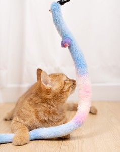 Gioco per Gatti a Forma di Bruco <span class=keywords><strong>Super</strong></span> Carino, Bacchetta Teaser con Occhioni Grandi in PVC e Metallo, Resistente ai Morsi con Peluche e Campanello, Giocattoli Antigraffio Vendita all'Ingrosso dalla Fabbrica - Product Image 1