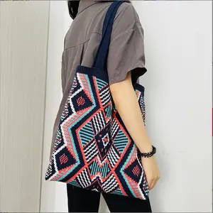 2022 도매 패션 한국 세련된 니트 격자 무늬 어깨 여성 가방 숙녀 빈티지 토트 핸드백